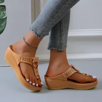 ผู้หญิงคนใหม่หน้าร้อน Sandals เปิดนิ้วเท้าชายหาดรองเท้าพลิกกลับ Flops Wedges สบายใจรรองเท้าไปน่ารัก Sandals อีกอย่างขนาดของ 35~41 ชายหาดอุปกรณ์
